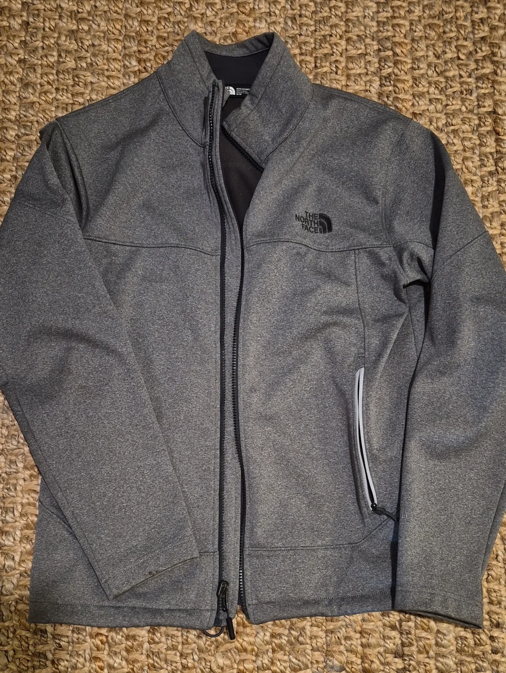 MEDIUM The North Face Men's Charcoal Full-Zip Performance Jacket